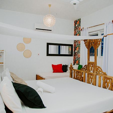 Ocean Boho House Bed & Breakfast Джамбиани Екстериор снимка