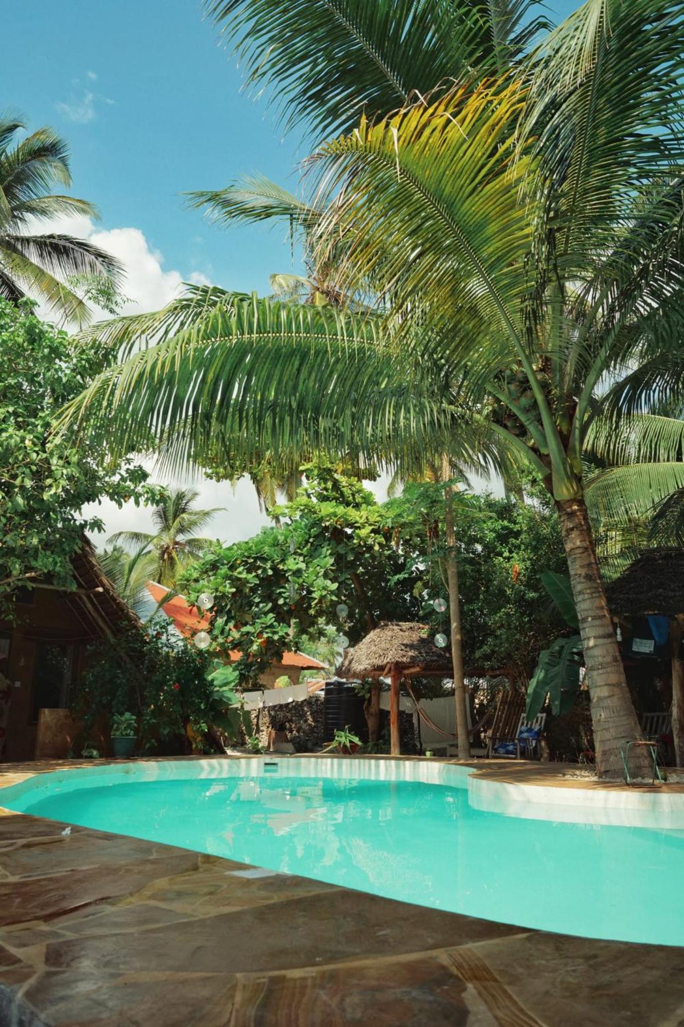 Ocean Boho House Bed & Breakfast Джамбиани Екстериор снимка