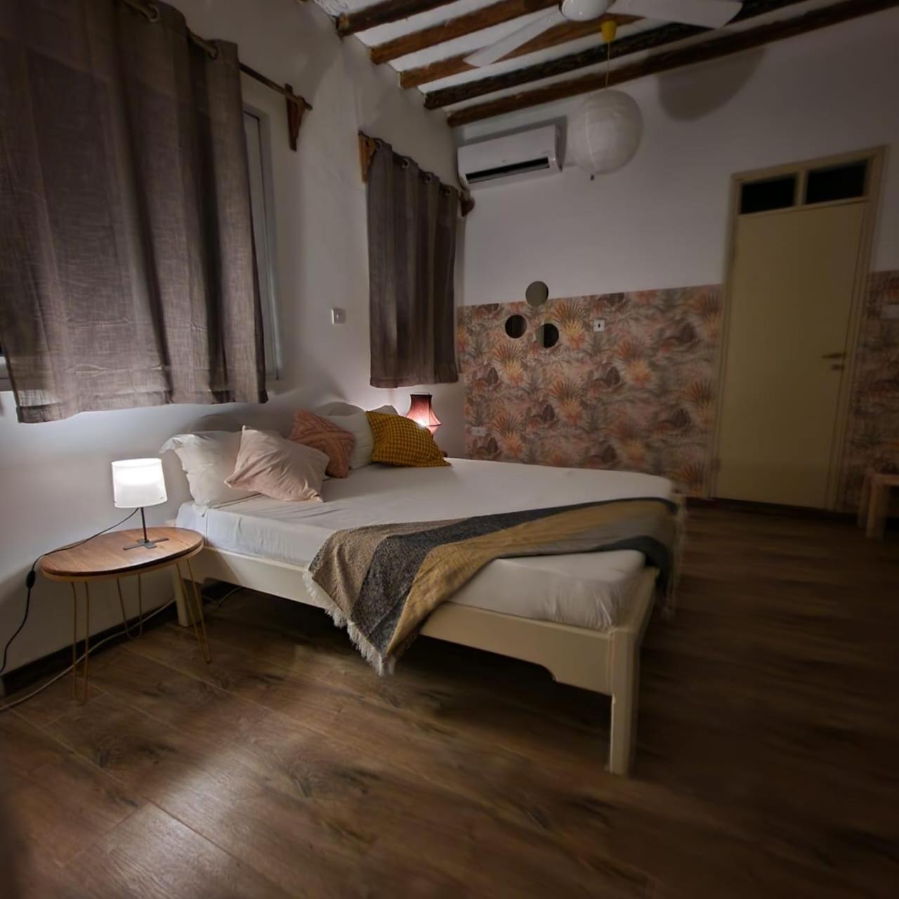 Ocean Boho House Bed & Breakfast Джамбиани Екстериор снимка