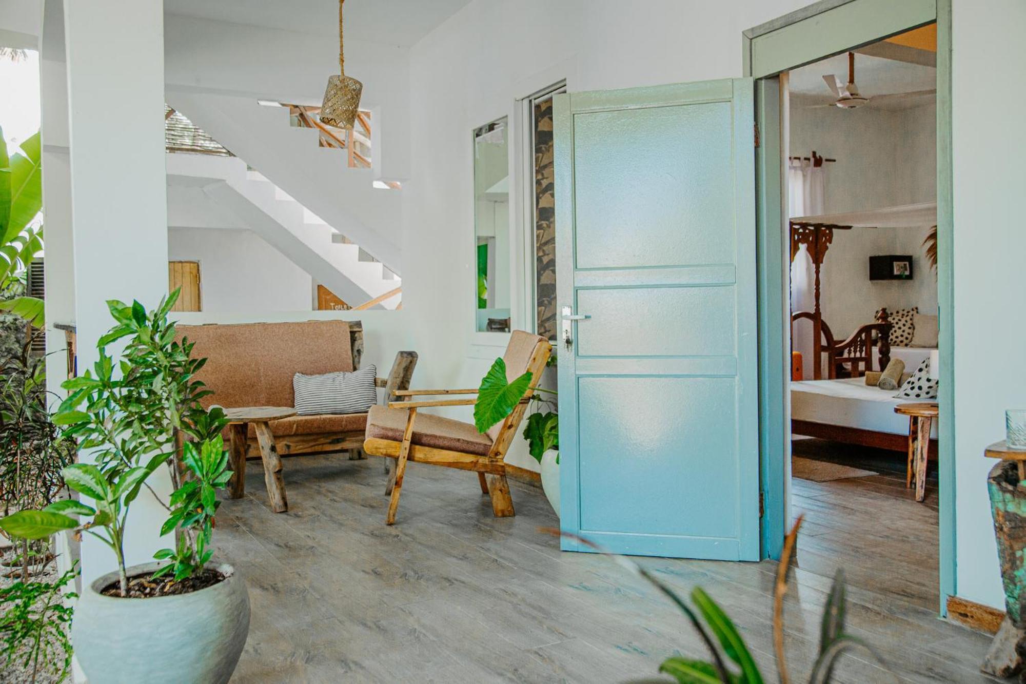 Ocean Boho House Bed & Breakfast Джамбиани Екстериор снимка