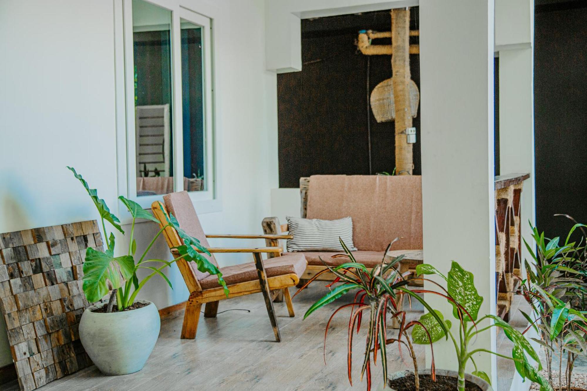 Ocean Boho House Bed & Breakfast Джамбиани Екстериор снимка