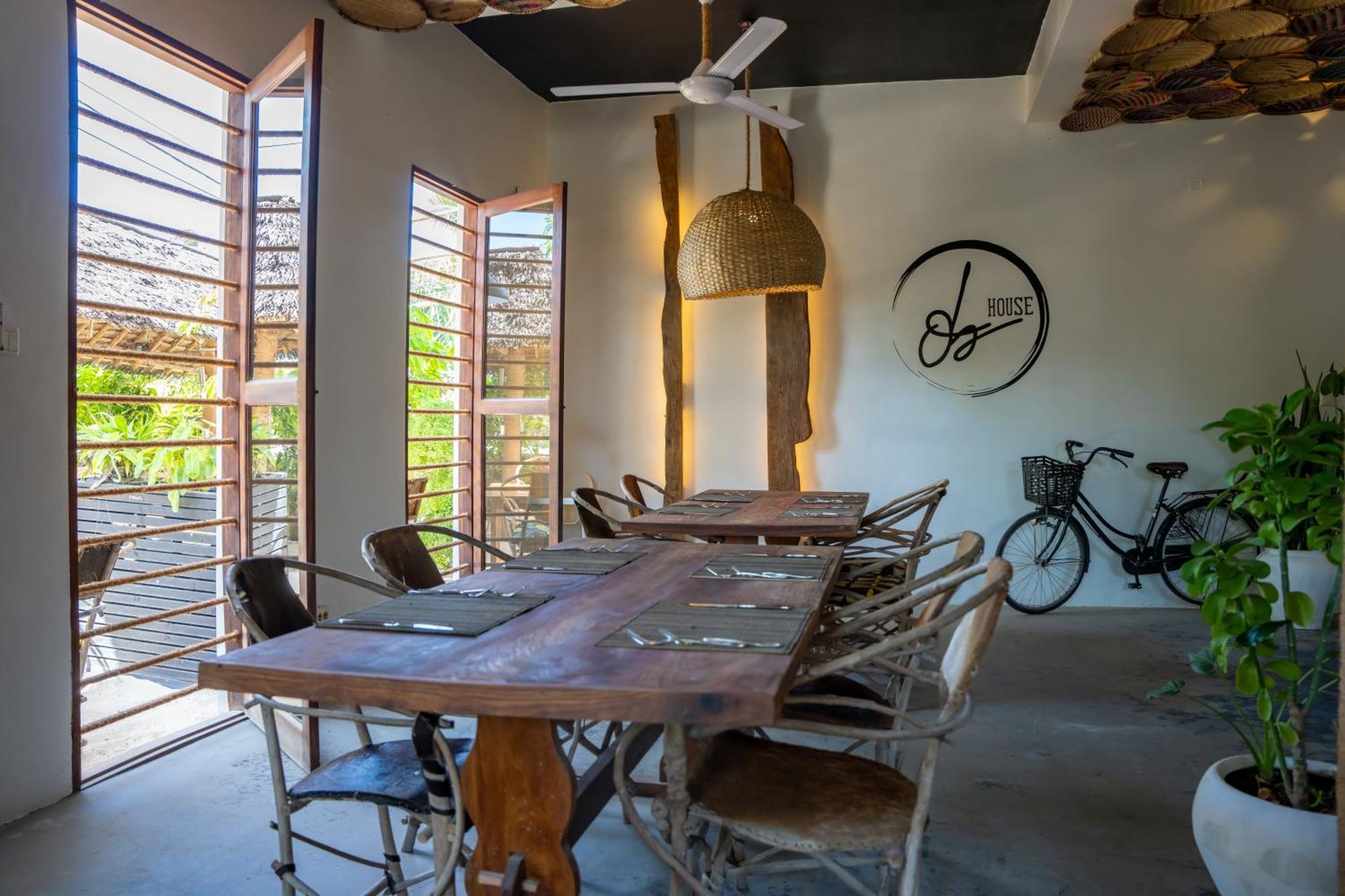 Ocean Boho House Bed & Breakfast Джамбиани Екстериор снимка