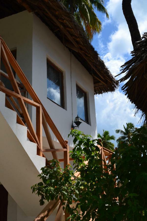 Ocean Boho House Bed & Breakfast Джамбиани Стая снимка