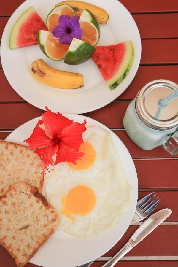 Ocean Boho House Bed & Breakfast Джамбиани Екстериор снимка